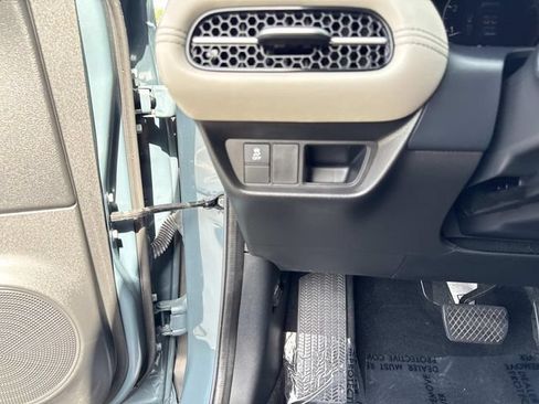 Certified 2024 Honda HR-V EX-L image 33