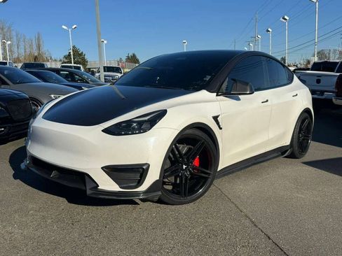 Used 2021 Tesla Model Y Performance image 5