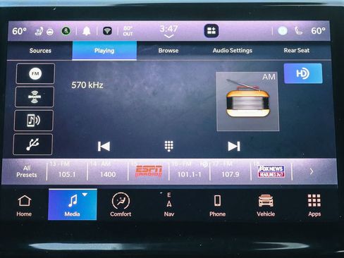 Used 2023 Jeep Grand Cherokee Overland w/ Advanced Protech Group III AWD/4WD image 14