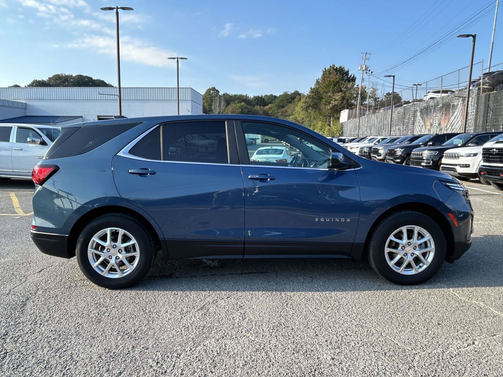 Used 2024 Chevrolet Equinox LT AWD/4WD image 8
