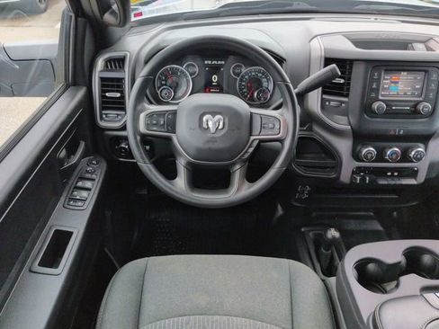 Used 2024 RAM 2500 Tradesman w/ Chrome Appearance Group AWD/4WD image 16