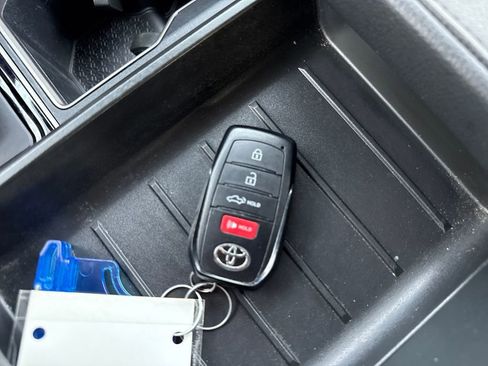 Used 2024 Toyota Tundra Limited image 31