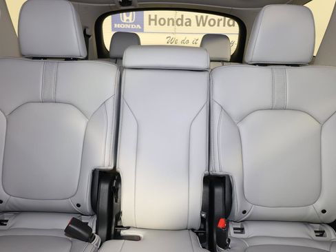 Used 2025 Honda Pilot EX-L image 14