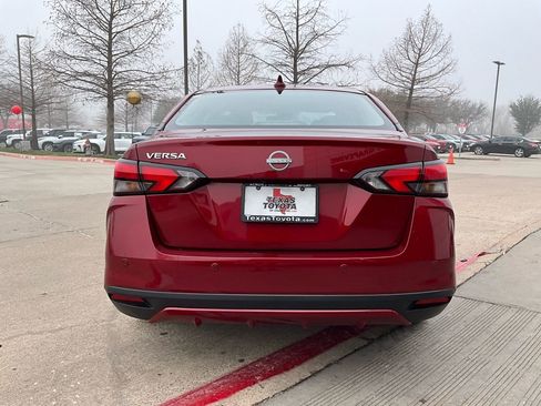Used 2025 Nissan Versa SV image 7