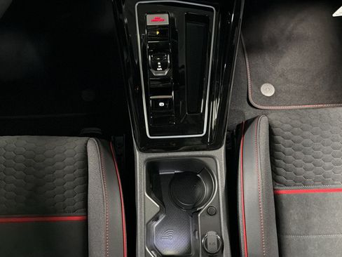 New 2026 Volkswagen GTI SE FWD image 39