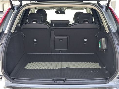 New 2025 Volvo XC60 B5 Core w/ Climate Package image 17
