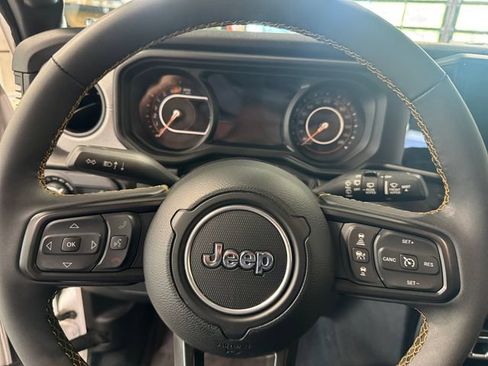 Used 2024 Jeep Wrangler Unlimited Sport AWD/4WD image 19
