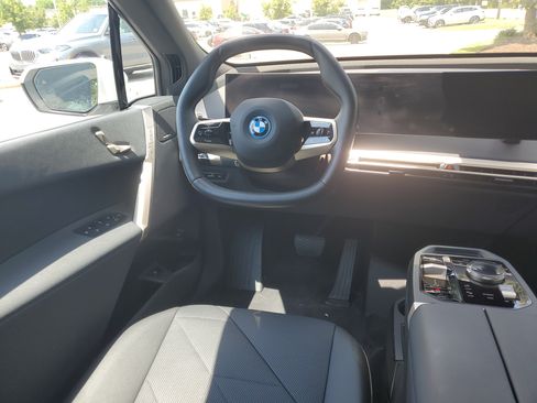 Used 2024 BMW iX xDrive50 w/ Sport Package AWD/4WD image 23