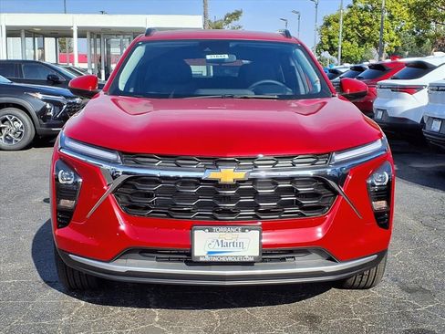 New 2026 Chevrolet Trax LT w/ Driver Confidence Package image 2