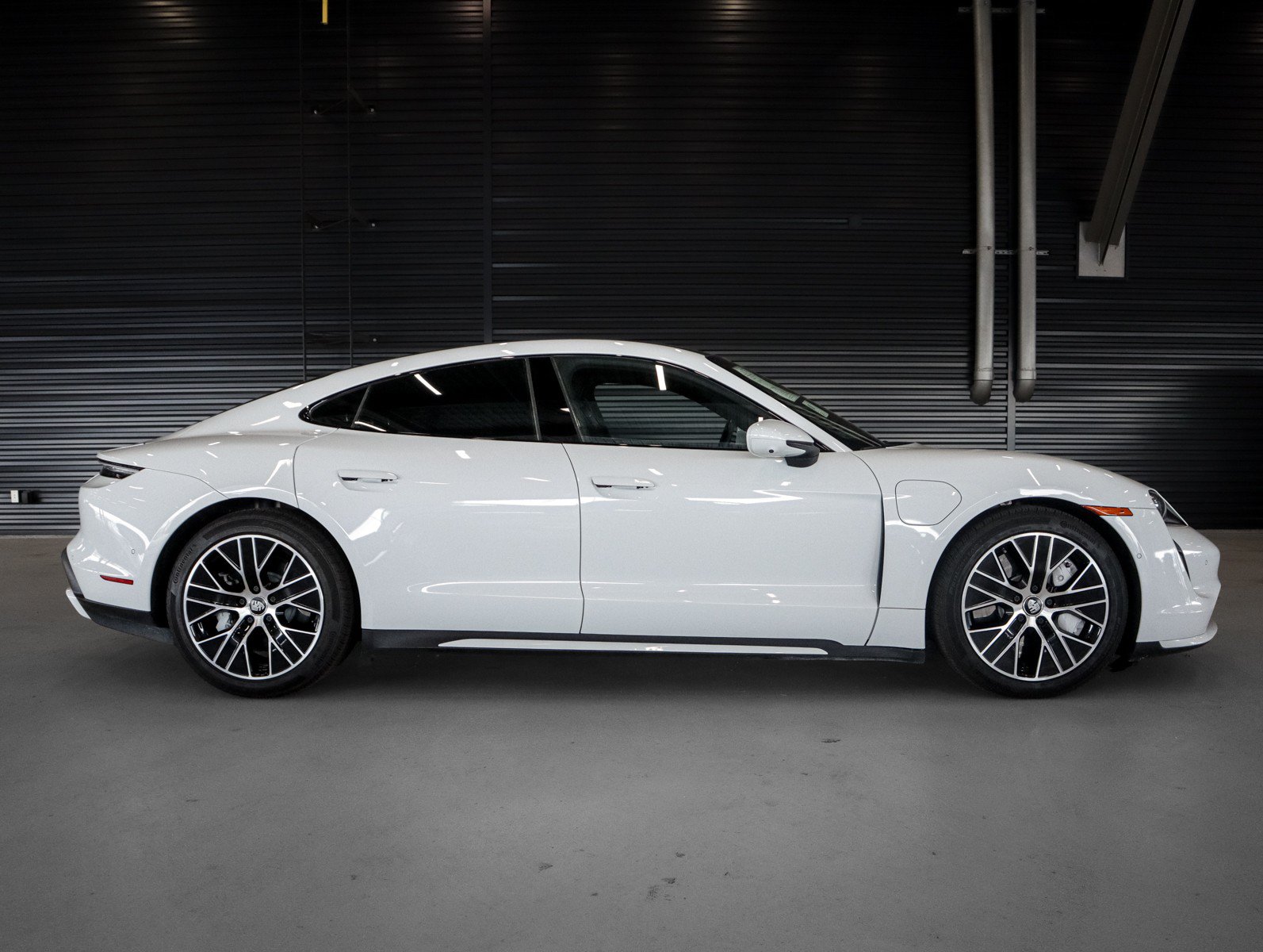 Used 2020 Porsche Taycan Turbo w/ Premium Package AWD/4WD image 11