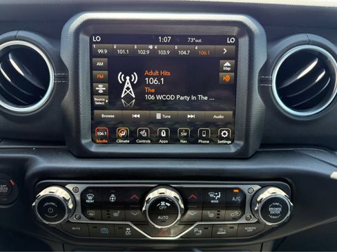 Used 2023 Jeep Wrangler Unlimited Sahara w/ Cold Weather Group AWD/4WD image 21