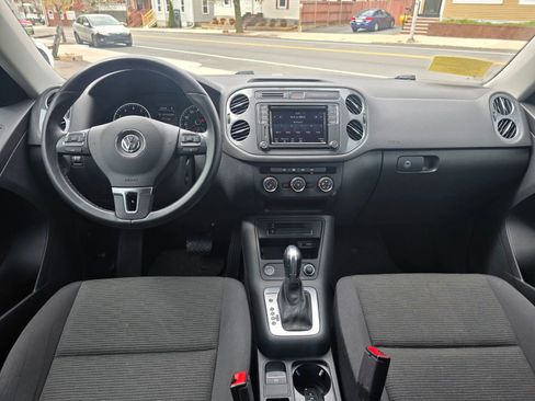 Used 2018 Volkswagen Tiguan Limited w/ Premium Package AWD/4WD image 13