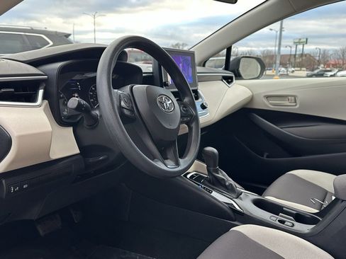 Used 2023 Toyota Corolla LE image 7