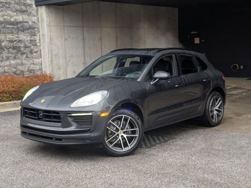 New 2026 Porsche Macan AWD/4WD image 1