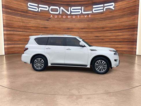 Used 2022 Nissan Armada SL w/ Captain's Chairs Package AWD/4WD image 8