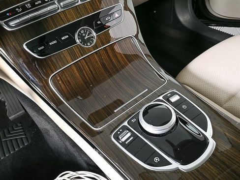 Used 2019 Mercedes-Benz C 300 Sedan image 16