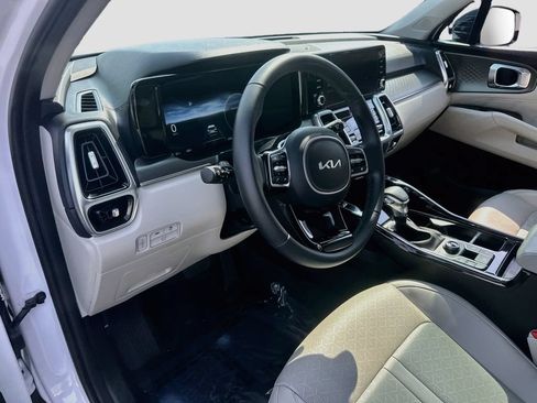Certified 2023 Kia Sorento SX AWD/4WD image 9