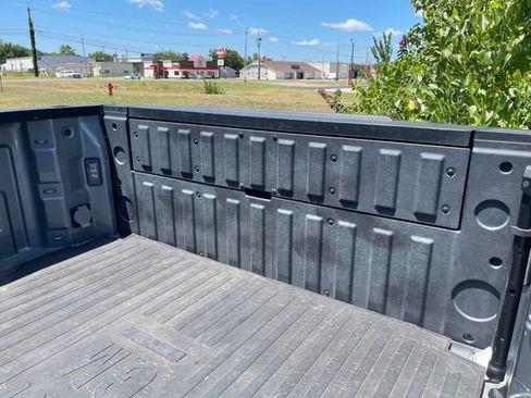 Used 2023 GMC Sierra 1500 SLT w/ SLT Convenience Package AWD/4WD image 10