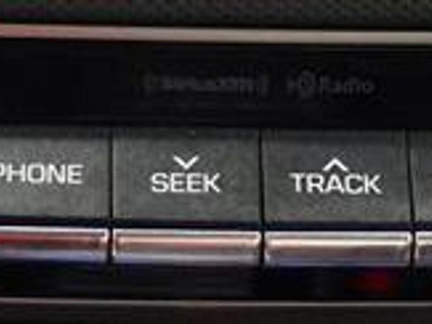 Used 2019 Hyundai Ioniq Plug-In Hybrid image 25