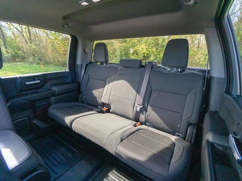 Used 2021 GMC Sierra 2500 4x4 Crew Cab w/ Gooseneck/5TH Wheel Package image 26