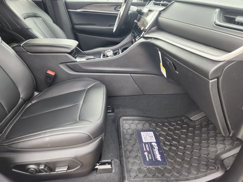 New 2026 Jeep Grand Cherokee Limited w/ Limited Altitude Package image 11