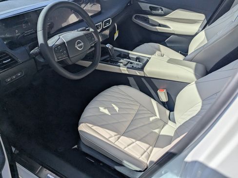 New 2026 Nissan Sentra SL w/ Floor Mat Package FWD image 9