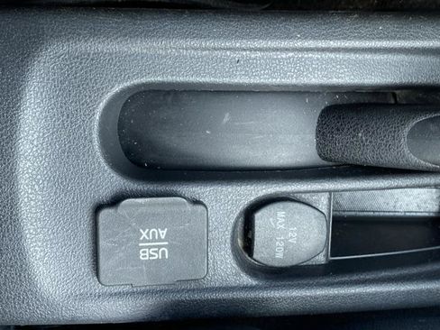 Used 2015 Nissan Versa Note SV FWD image 13