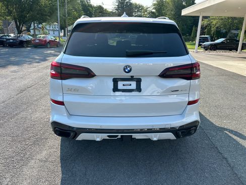 Used 2022 BMW X5 xDrive45e w/ M Sport Package AWD/4WD image 4