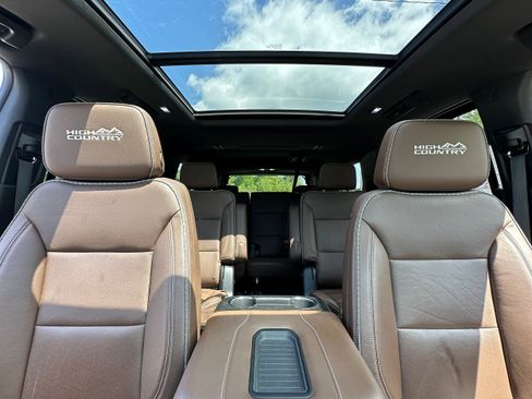 Used 2024 Chevrolet Suburban High Country w/ Max Trailering Package AWD/4WD image 9