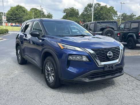 Used 2021 Nissan Rogue S AWD/4WD image 2