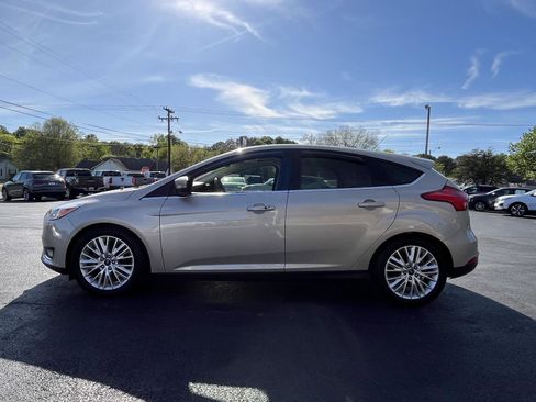 Used 2018 Ford Focus Titanium w/ Titanium Technology Package image 23