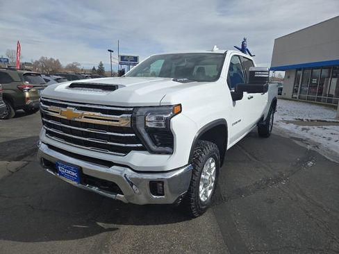 Used 2024 Chevrolet Silverado 2500 LTZ w/ LTZ Convenience Package AWD/4WD image 8