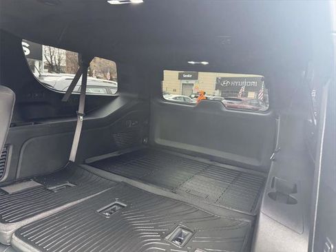 Used 2025 Chevrolet Suburban Premier image 12