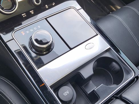 Used 2018 Land Rover Range Rover Velar R-Dynamic SE image 19