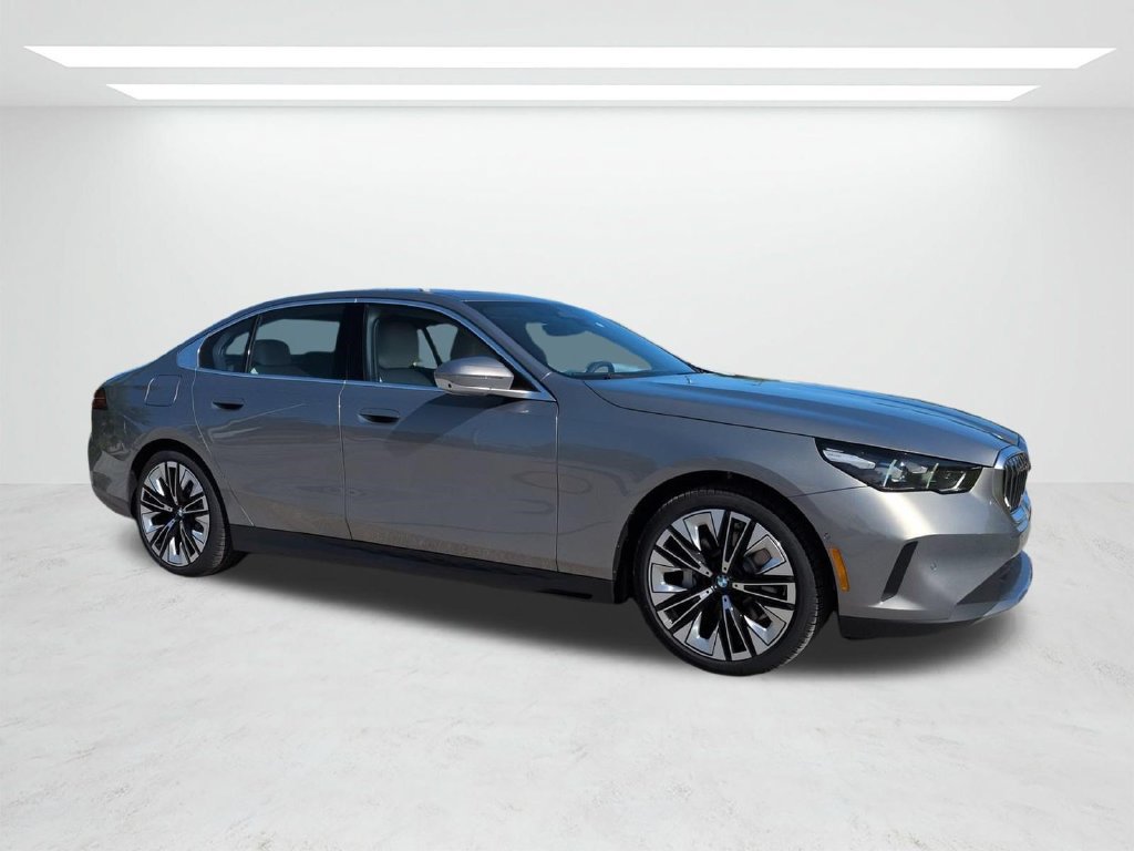 New 2027 BMW 530i xDrive w/ Premium Package AWD/4WD image 2