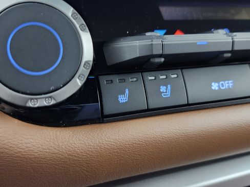 Used 2024 Toyota Tundra 1794 Edition image 8