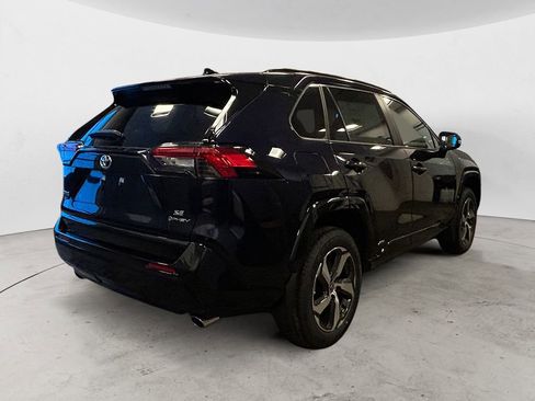 New 2025 Toyota RAV4 SE image 5