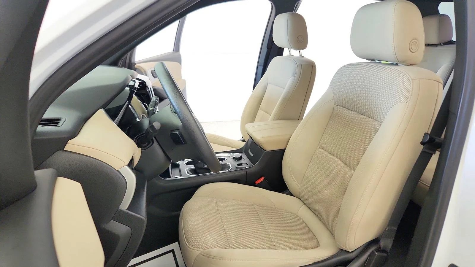 Used 2023 Chevrolet Traverse LS w/ Safety Package AWD/4WD image 27