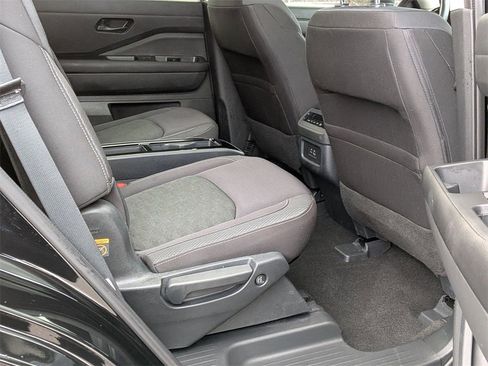 Used 2024 Nissan Pathfinder SV w/ SV Premium Package image 20