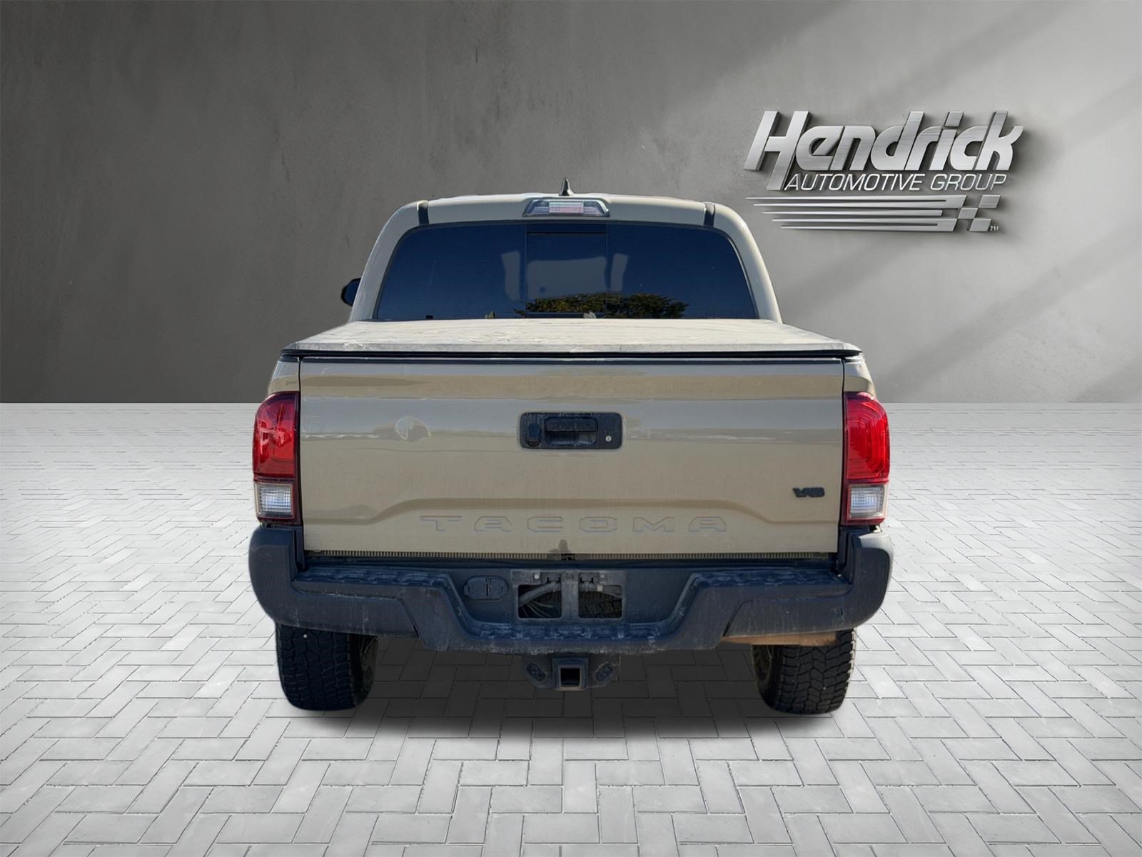 Used 2018 Toyota Tacoma TRD Off-Road AWD/4WD image 8