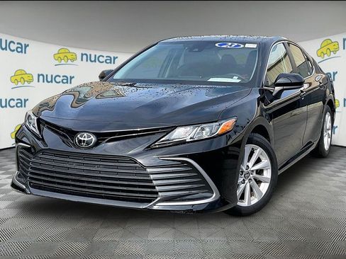 Used 2023 Toyota Camry LE AWD/4WD image 3