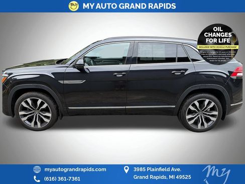 Used 2022 Volkswagen Atlas Cross Sport SEL Premium R-Line AWD/4WD image 4