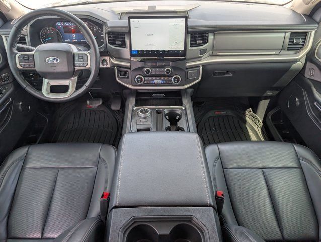 Used 2024 Ford Expedition XLT RWD image 5