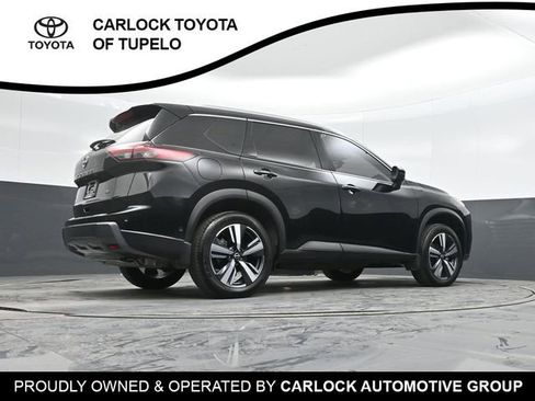 Used 2025 Nissan Rogue SL w/ SL Premium Package image 39