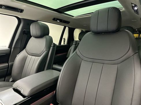 Certified 2025 Land Rover Range Rover Long Wheelbase SE AWD/4WD image 10