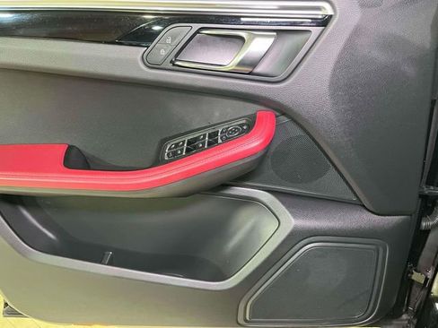 Certified 2023 Porsche Macan Turbo AWD/4WD image 34