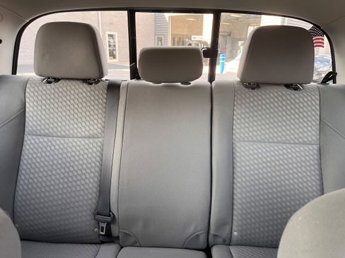 Used 2022 Toyota Tacoma SR image 11