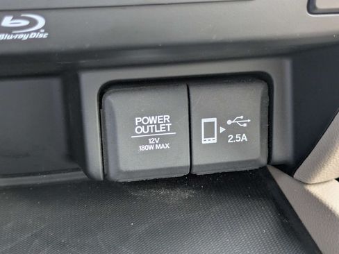 Used 2021 Honda Pilot Touring image 30