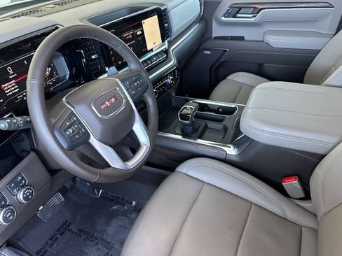 Used 2025 GMC Sierra 1500 SLT w/ SLT Premium Plus Package AWD/4WD image 10