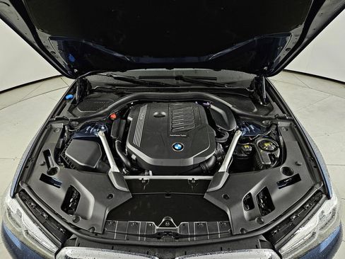 Used 2023 BMW 540i w/ Executive Package image 6